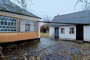 дом по адресу Центральна