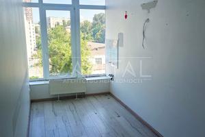 комерційна за адресою Кловський узвіз, 7a