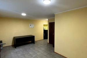 комерційна за адресою Уманська вул., 35-37