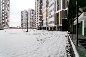 комерційна за адресою Микільсько-Слобідська вул., 8