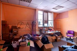 комерційна за адресою Автозаводська вул., 2