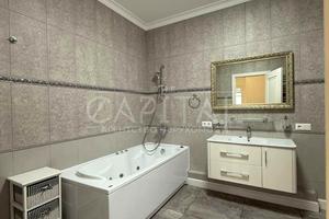 коммерческая по адресу Кловский спуск, 7