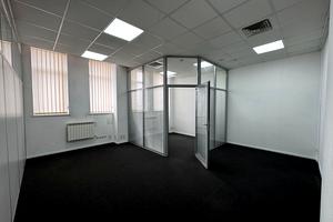 комерційна за адресою Героїв Космосу вул., 4