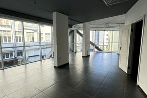 комерційна за адресою Героїв УПА вул., 73