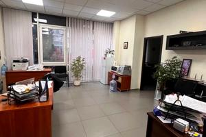 коммерческая по адресу Лоцманський спуск, 28