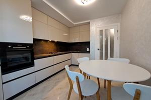 квартира за адресою Стадникової вул., 40