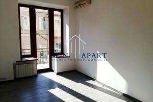 комерційна за адресою Паторжинського вул., 4