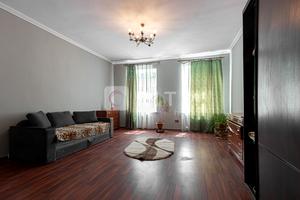 квартира за адресою Шпитальна вул., 8