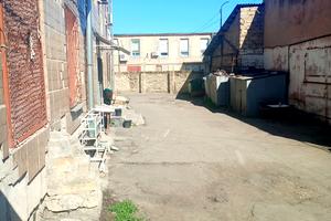 комерційна за адресою Дмитра Іванова вул., 33