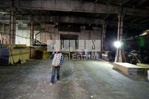 комерційна за адресою Центральної Ради вул., 1