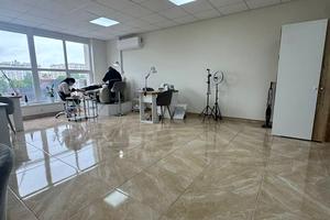 комерційна за адресою Подільська вул., 58