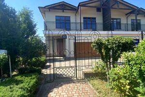 будинок за адресою БІрюзова
