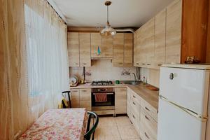 квартира за адресою Михайла Комарова вул., 2а