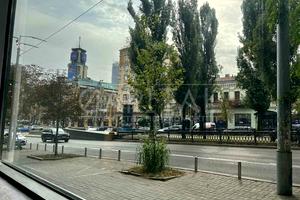 коммерческая по адресу Тараса Шевченко бульв., 2