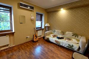будинок за адресою Бернардацці вул. (Красних Зір), 7