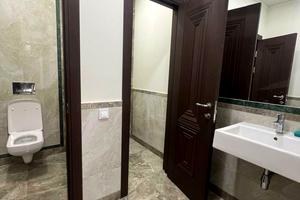 комерційна за адресою Жилянська вул., 68