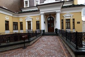 комерційна за адресою Володимирська вул., 49