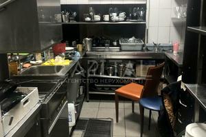 комерційна за адресою Басейна вул., 2
