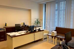 комерційна за адресою Федора Ернста вул., 3б