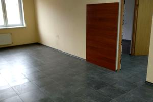 комерційна за адресою Раїси Окіпної вул., 8