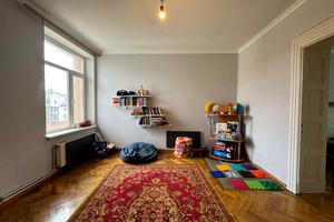 квартира за адресою Шпитальна вул., 6