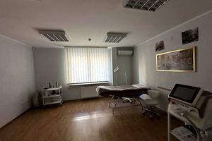 комерційна за адресою Київ, Дарницький бульв., 8