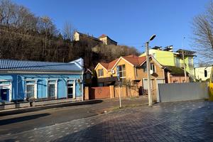 комерційна за адресою Підградська вул., 38