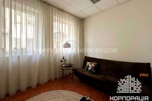 коммерческая по адресу Льва Толстого, 27