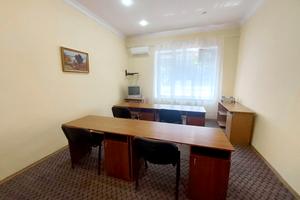 комерційна за адресою Інститутська вул., 22/7