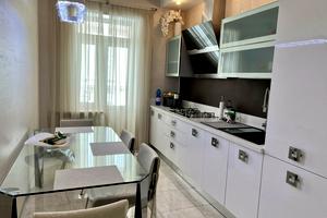 квартира за адресою Соборності вул. (Жовтнева), 40В