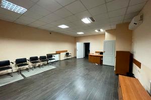 комерційна за адресою Івана Франка вул., 9
