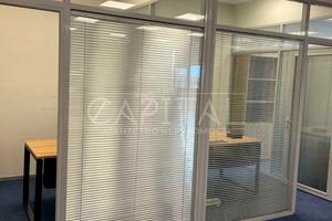 комерційна за адресою Дніпровська набережна вул., 1В