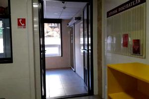 комерційна за адресою Незалежності вул., 8г