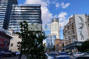 комерційна за адресою Кловський узвіз, 10