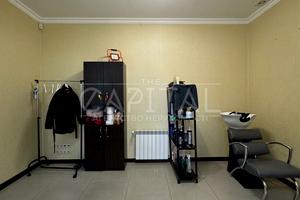 комерційна за адресою Валерія Лобановського просп. (Червонозоряний), 6