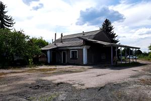 комерційна за адресою Центральна, 2а