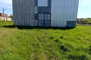 комерційна за адресою смт. Клевань, вул. Центральна, 32а