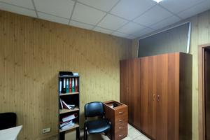 комерційна за адресою Боженка, 10