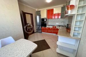 квартира за адресою Срібнокільська вул., 1