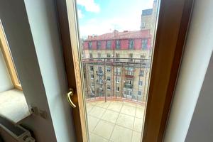 комерційна за адресою Крутий узвіз, 1
