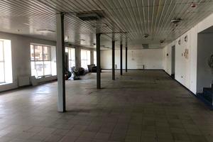 комерційна за адресою Залізнична вул., 30