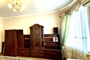 квартира за адресою Тополина вул., 16
