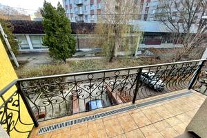 будинок за адресою Володимира Моссаковського вул. (Клари Цеткін), 11