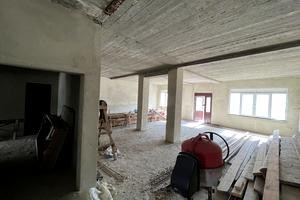 комерційна за адресою Яремче, В. Івасюка, 3