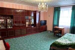 будинок за адресою Миколи Амосова вул. (Омська), 9