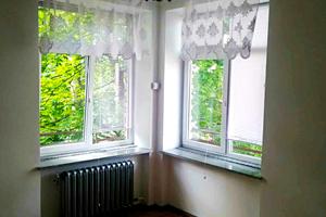 комерційна за адресою Дмитра Вітовського вул. (), 8
