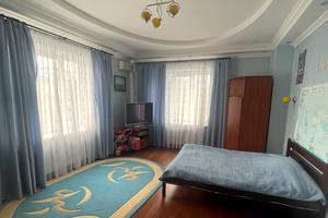 будинок за адресою Квітнева вул., 14