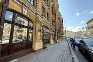 комерційна за адресою Бессарабська пл., 2