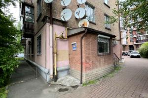 комерційна за адресою Лабораторна вул., 37/33