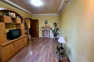 квартира за адресою прос. Маяковського, 52